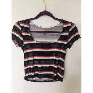 Short sleeve crop top